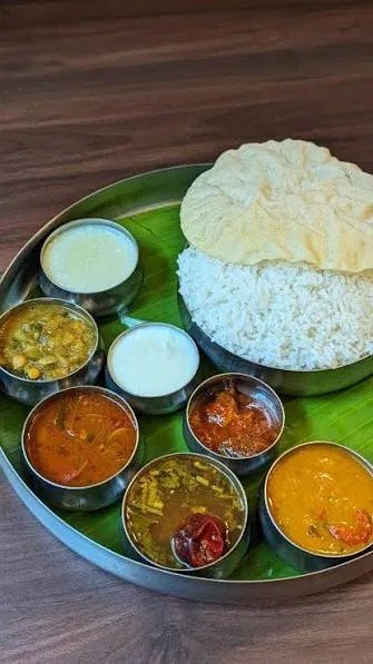Traditional South Indian vegetarian meal served at Sri Udupi Park